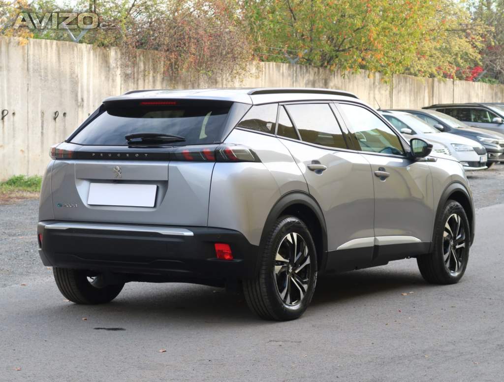 Foto inzerátu Peugeot e-2008 50 kWh