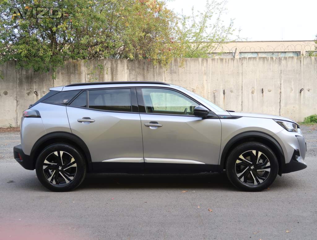 Foto inzerátu Peugeot e-2008 50 kWh