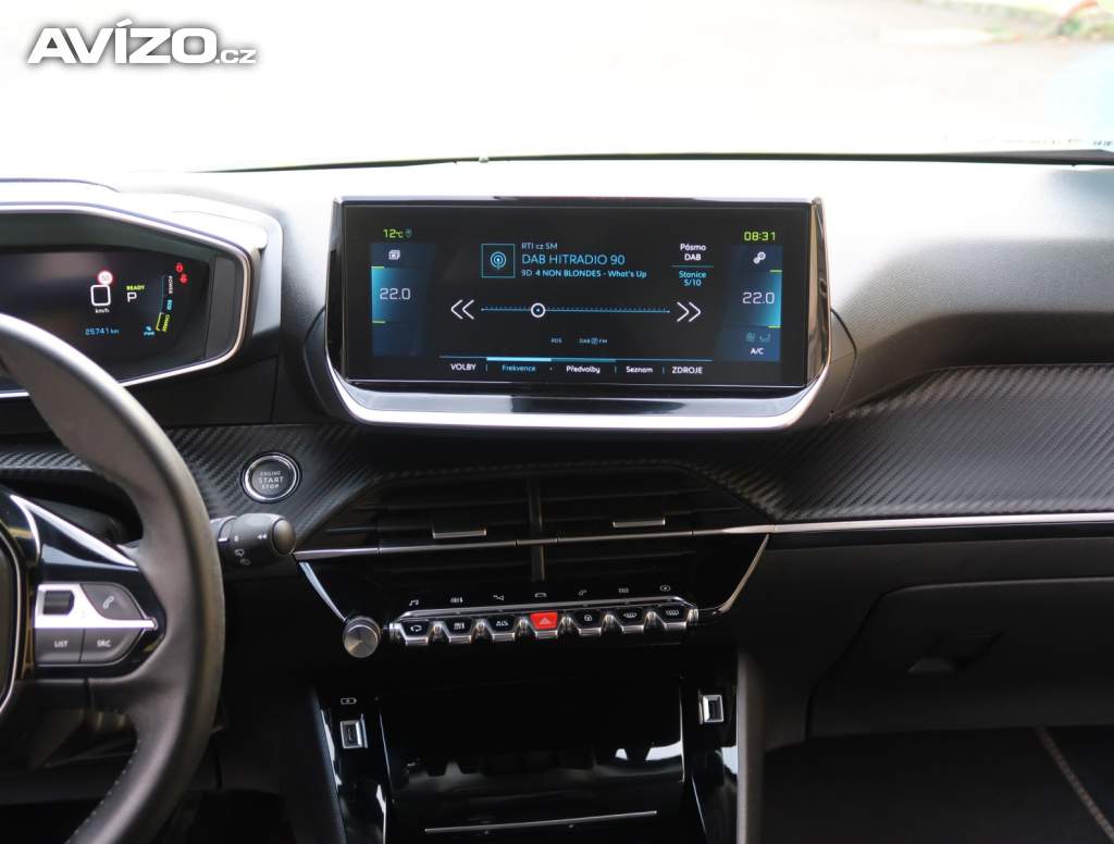 Foto inzerátu Peugeot e-2008 50 kWh