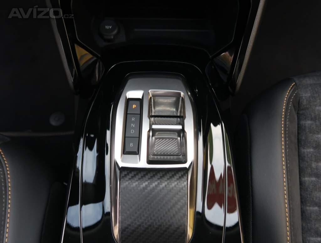 Foto inzerátu Peugeot e-2008 50 kWh