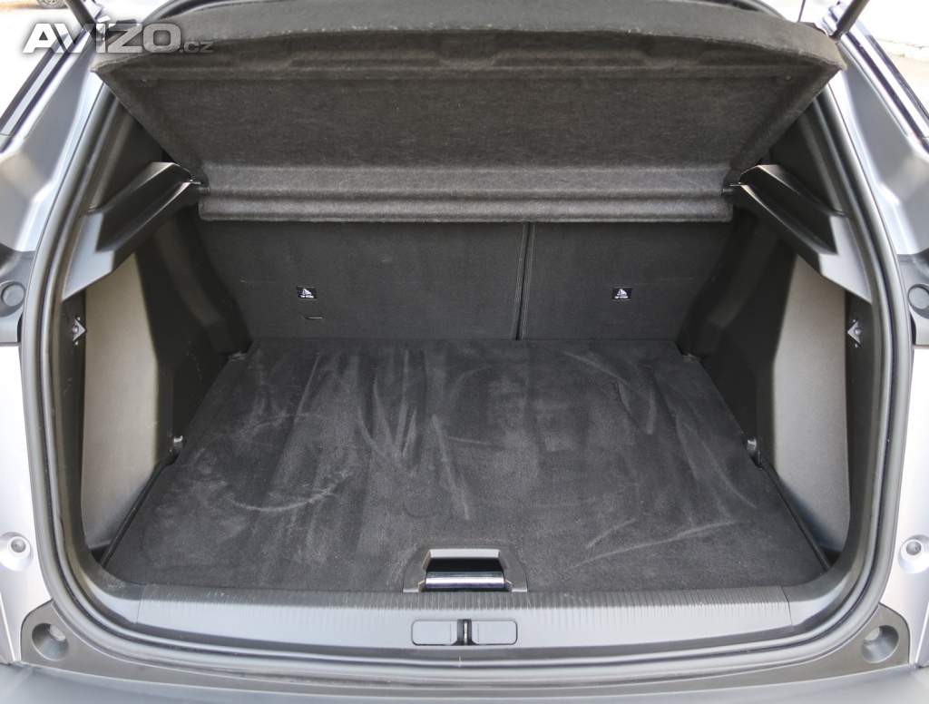 Foto inzerátu Peugeot e-2008 50 kWh