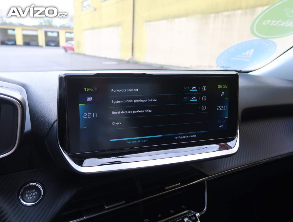 Foto inzerátu Peugeot e-2008 50 kWh