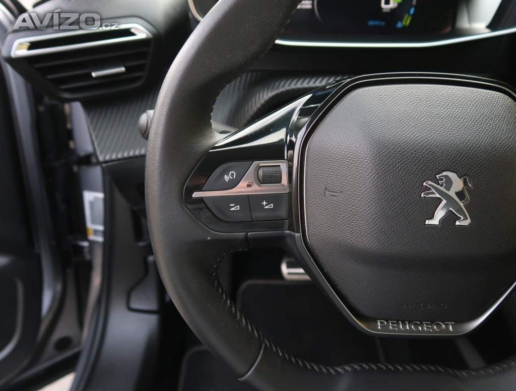 Foto inzerátu Peugeot e-2008 50 kWh