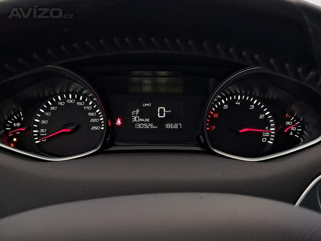 Foto inzerátu Peugeot 308 1.2 e-THP