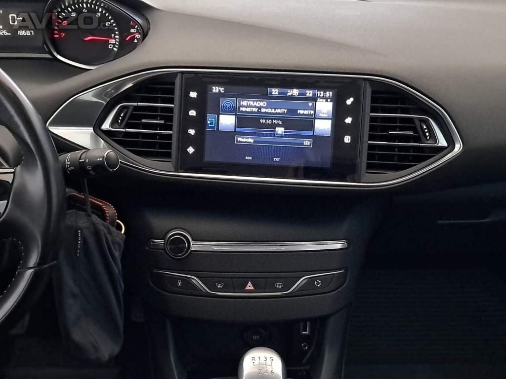 Foto inzerátu Peugeot 308 1.2 e-THP