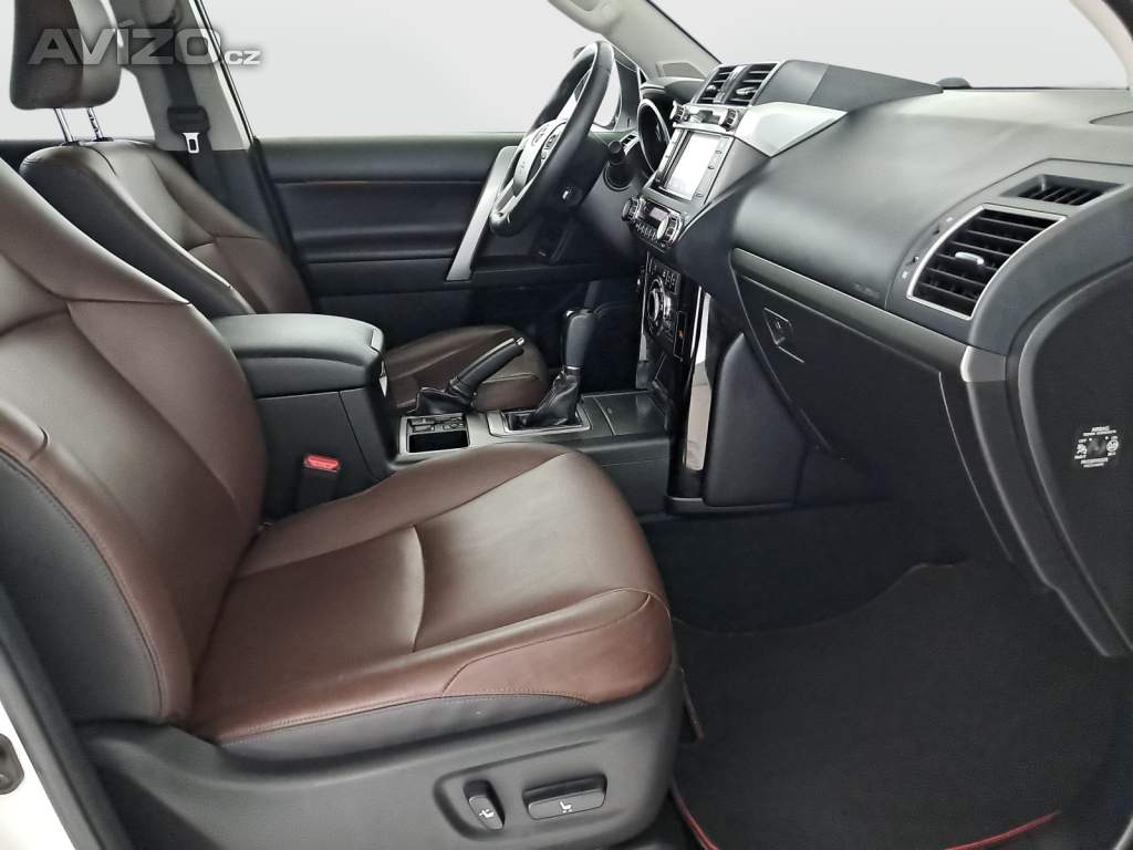 Foto inzerátu Toyota Land Cruiser 2.8 D-4D