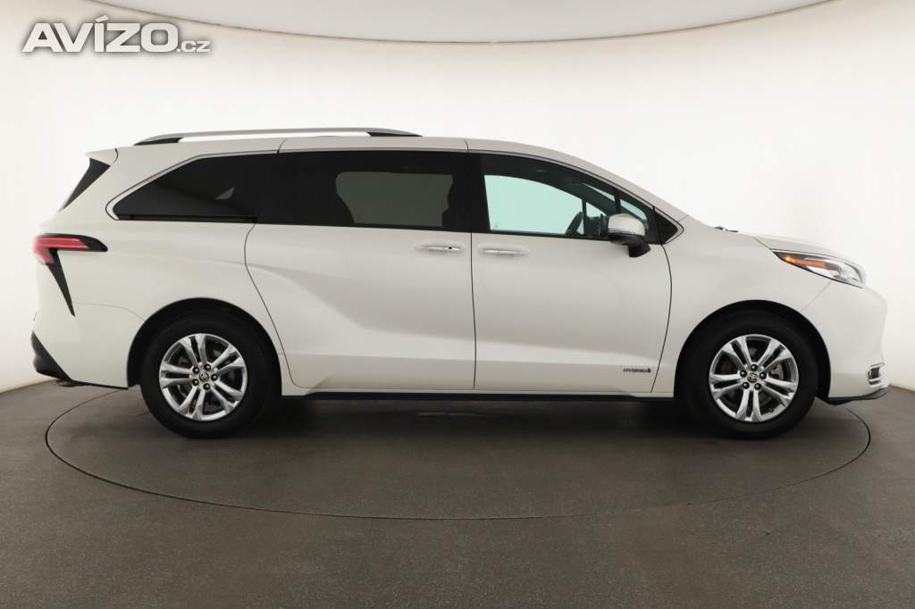 Foto inzerátu Toyota Sienna Hybrid