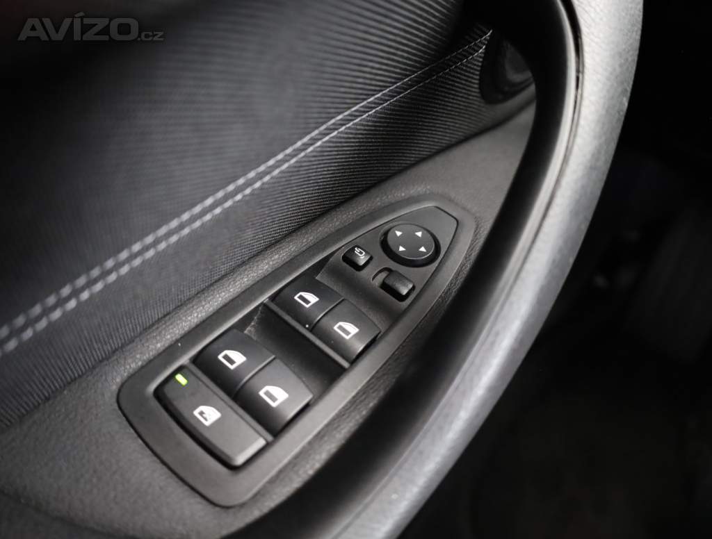 Foto inzerátu BMW X1 sDrive18d