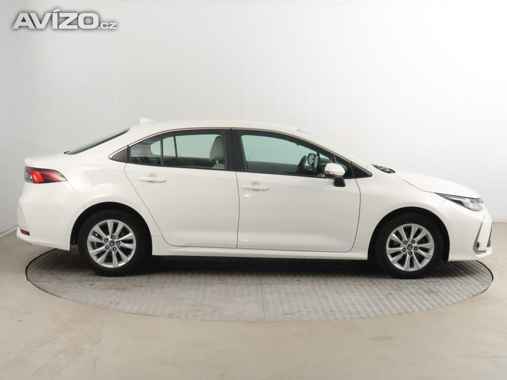 Foto inzerátu Toyota Corolla 1.8 Hybrid