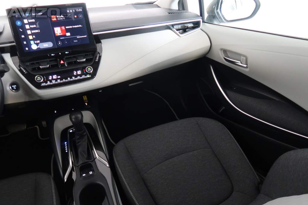 Foto inzerátu Toyota Corolla 1.8 Hybrid