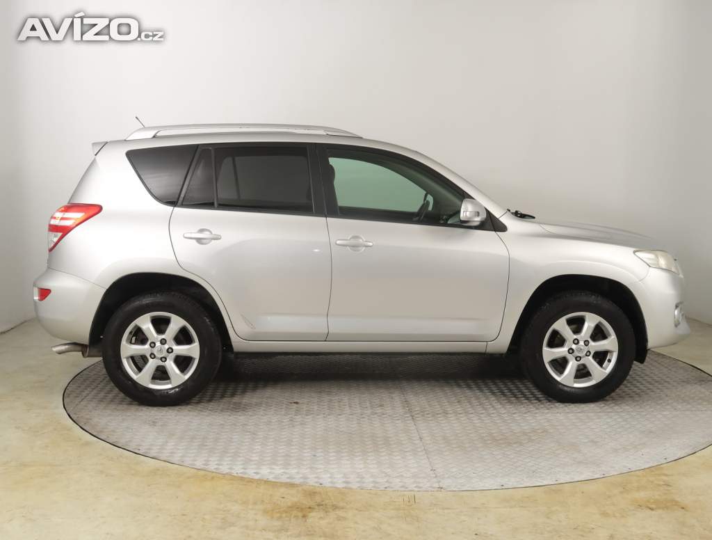 Foto inzerátu Toyota RAV 4 2.0 VVT-i