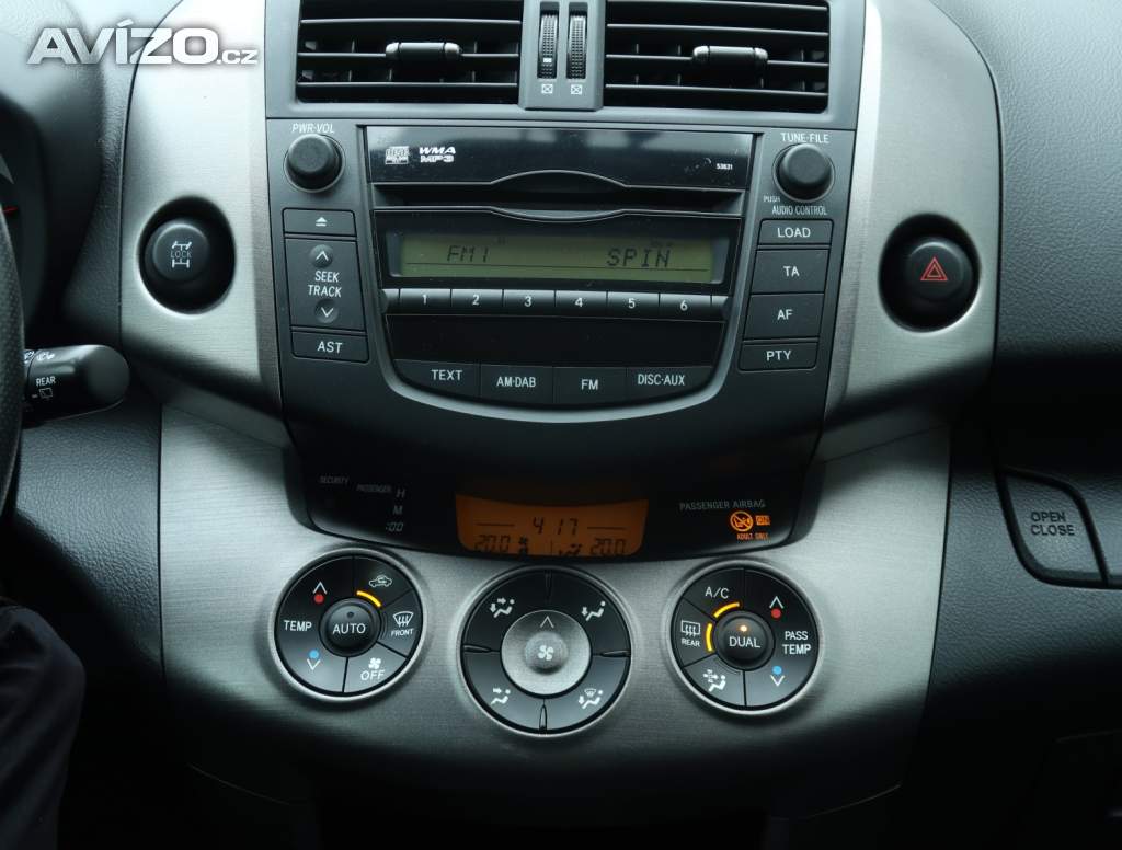 Foto inzerátu Toyota RAV 4 2.0 VVT-i