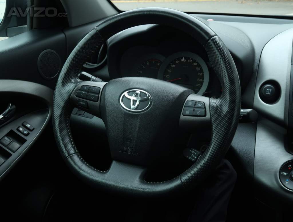 Foto inzerátu Toyota RAV 4 2.0 VVT-i