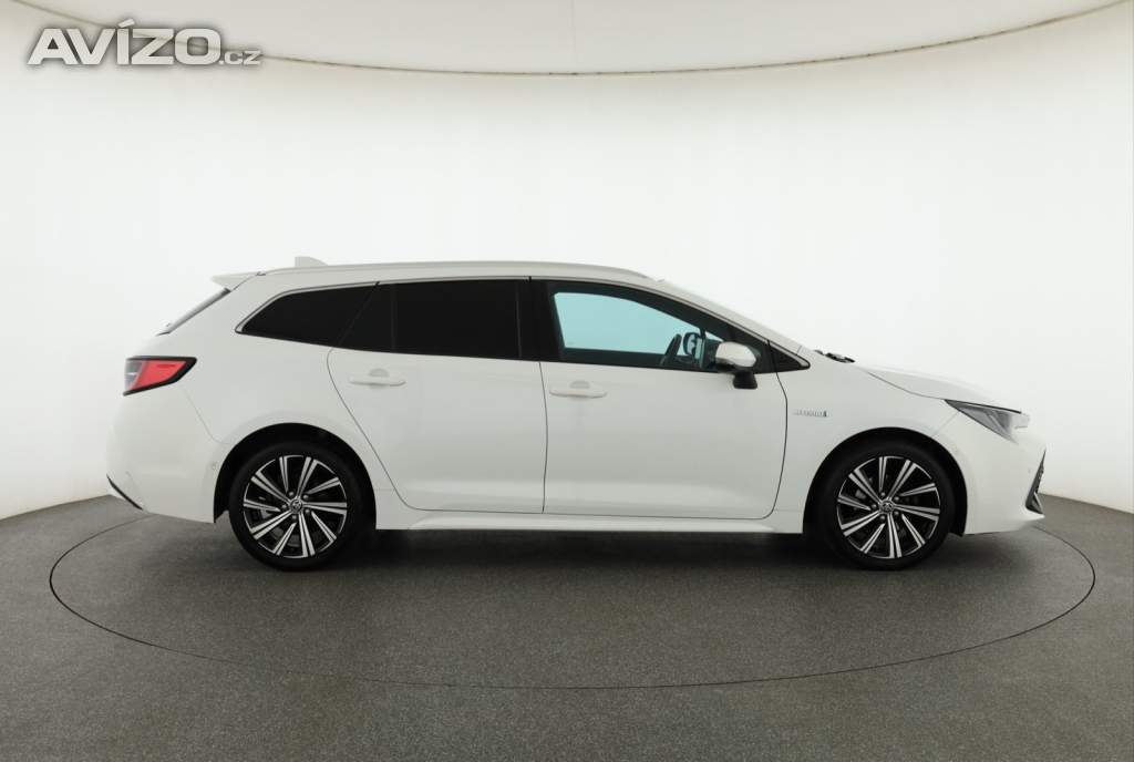 Foto inzerátu Toyota Corolla 1.8 Hybrid