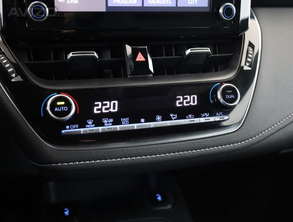 Foto inzerátu Toyota Corolla 1.8 Hybrid