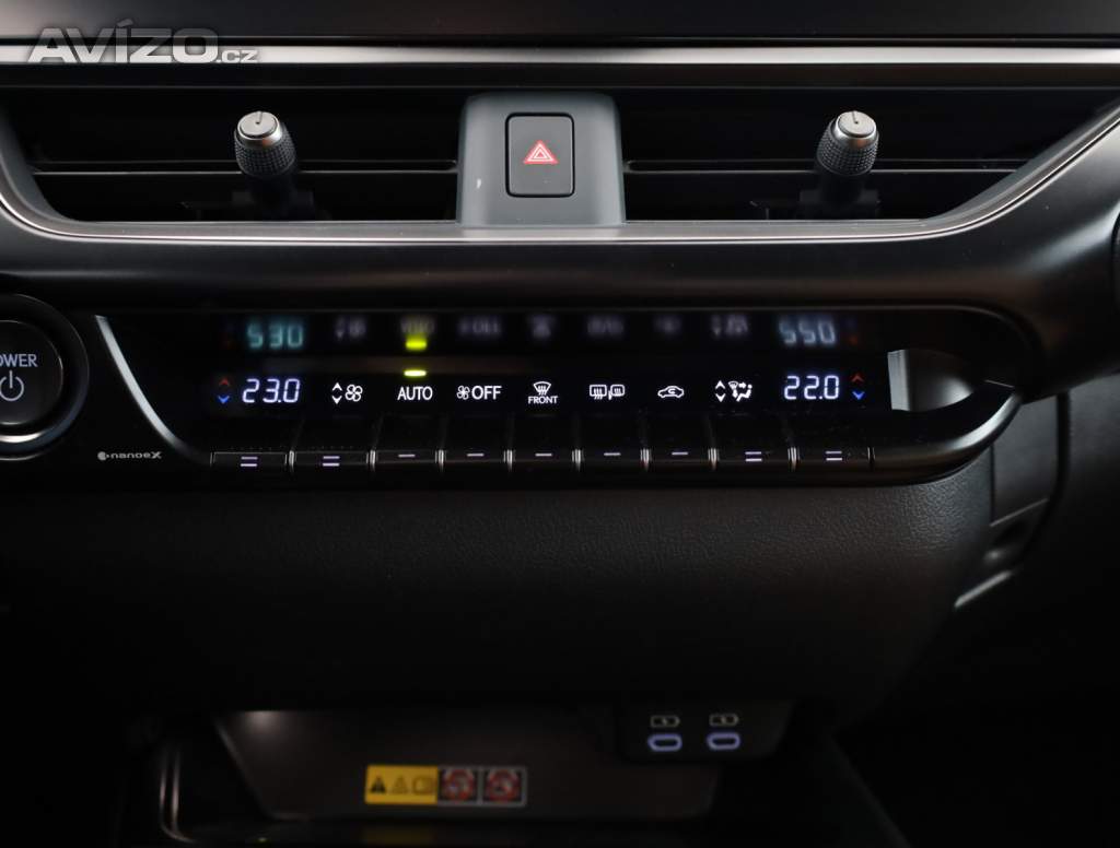 Foto inzerátu Lexus UX 300h