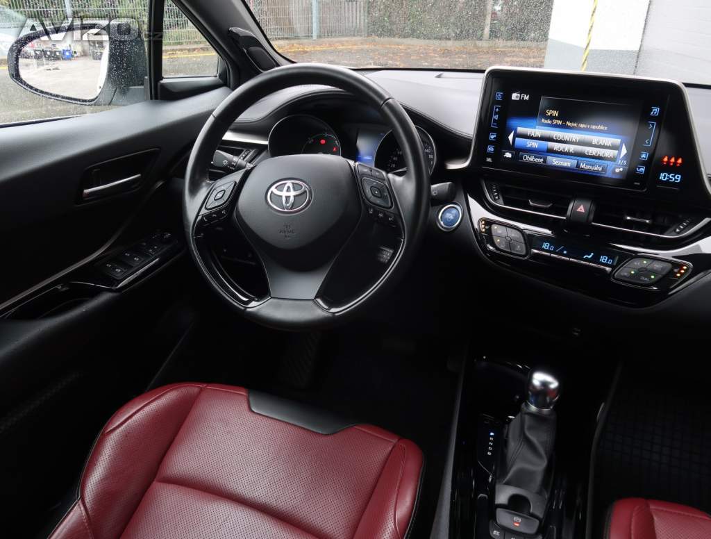 Foto inzerátu Toyota C-HR 1.8 Hybrid