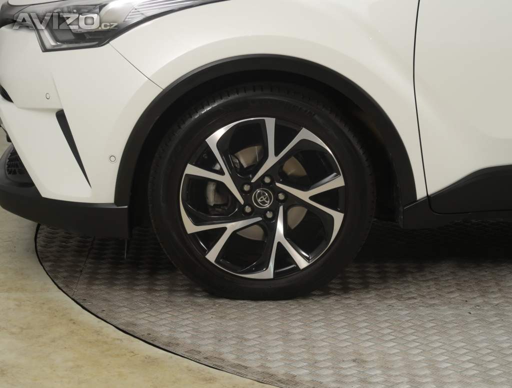 Foto inzerátu Toyota C-HR 1.8 Hybrid