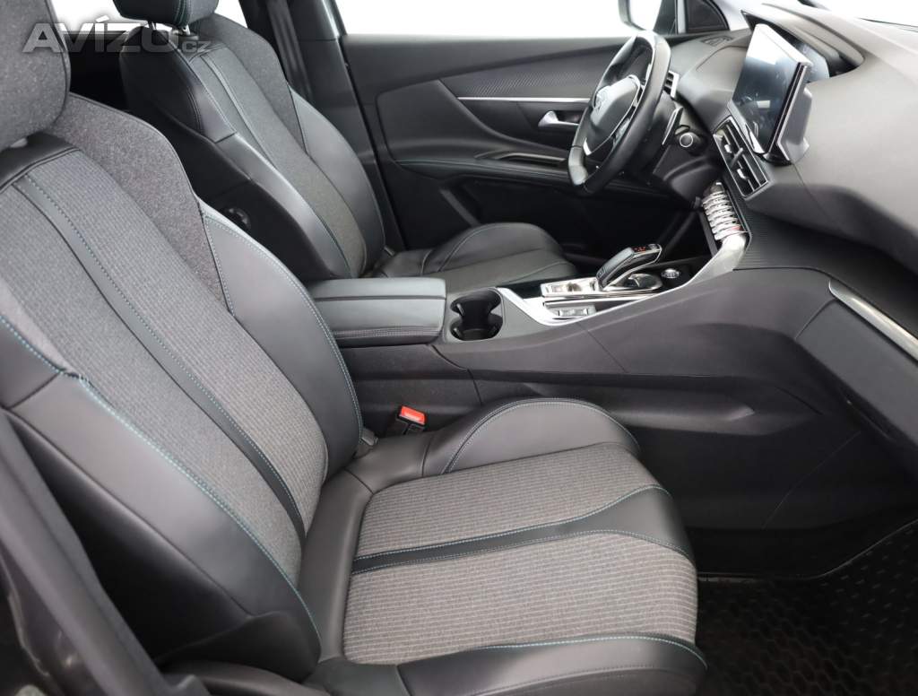 Foto inzerátu Peugeot 5008 PureTech 130