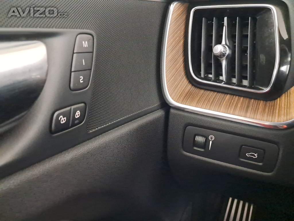 Foto inzerátu Volvo XC60 D4 AWD