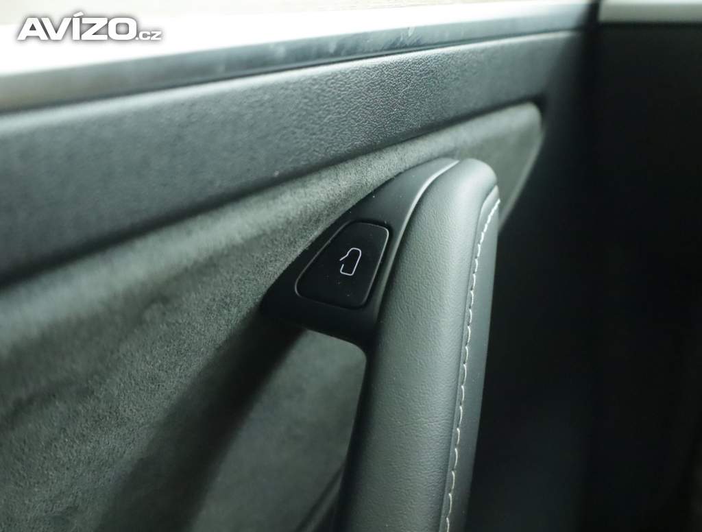 Foto inzerátu Tesla Model Y Long Range AWD 79kWh