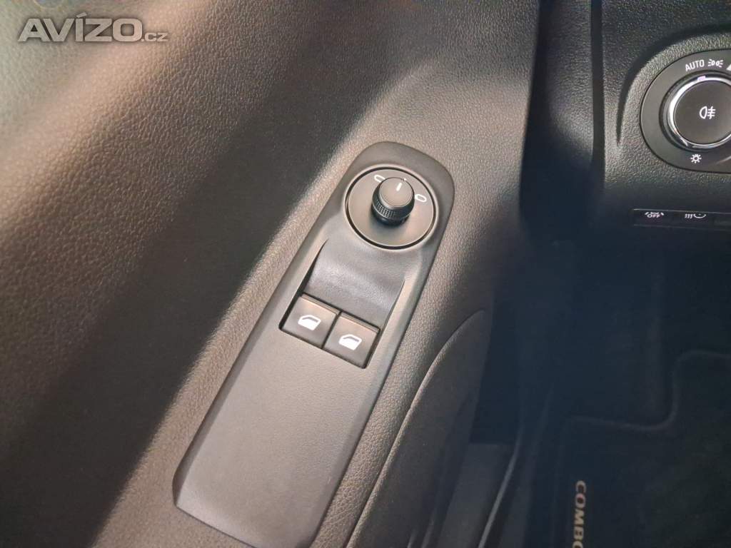 Foto inzerátu Opel Combo Electric 50kWh