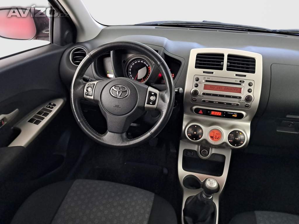 Foto inzerátu Toyota Urban Cruiser 1.33 Dual VVT-i