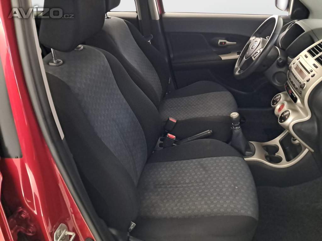Foto inzerátu Toyota Urban Cruiser 1.33 Dual VVT-i