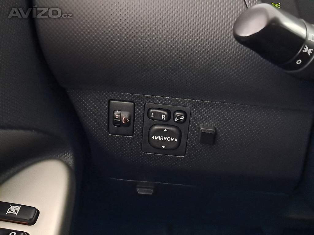 Foto inzerátu Toyota Urban Cruiser 1.33 Dual VVT-i