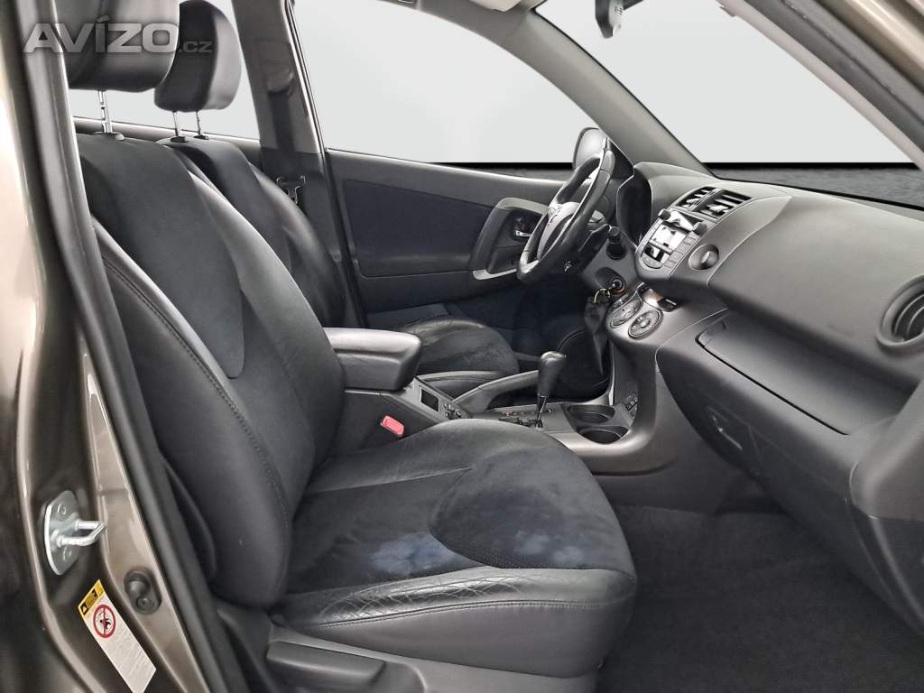 Foto inzerátu Toyota RAV 4 2.0 VVT-i