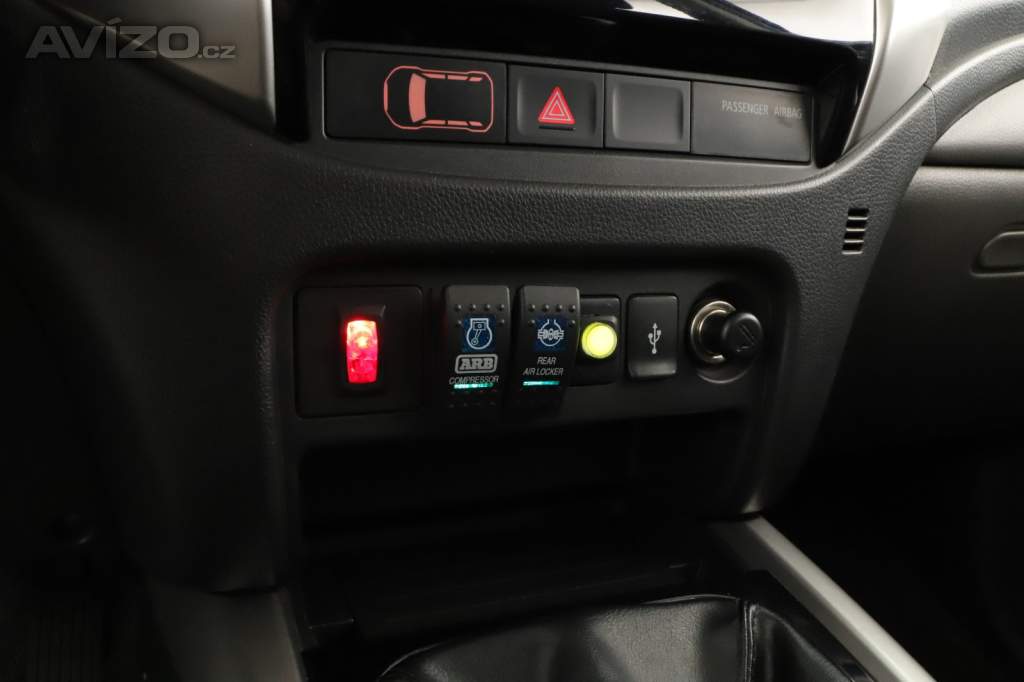 Foto inzerátu Mitsubishi L200 2.4 DI-D