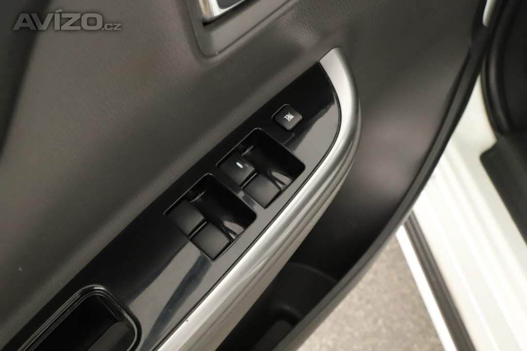 Foto inzerátu Mitsubishi L200 2.4 DI-D