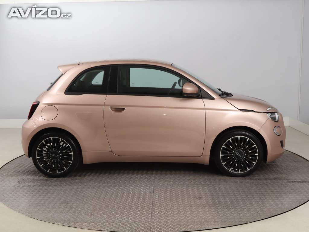 Foto inzerátu Fiat 500e 24 kWh