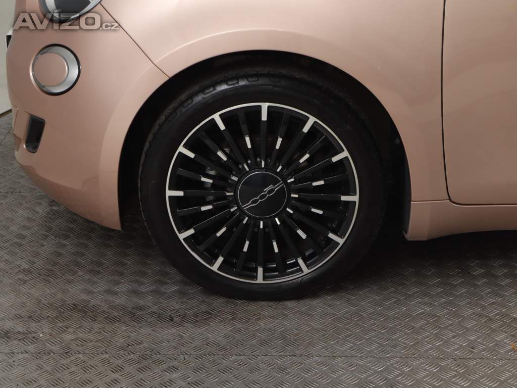 Foto inzerátu Fiat 500e 24 kWh