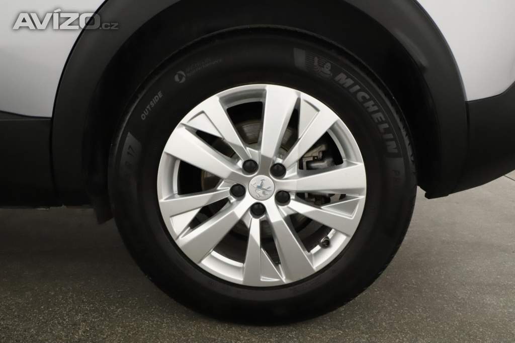 Foto inzerátu Peugeot 3008 1.2 PureTech