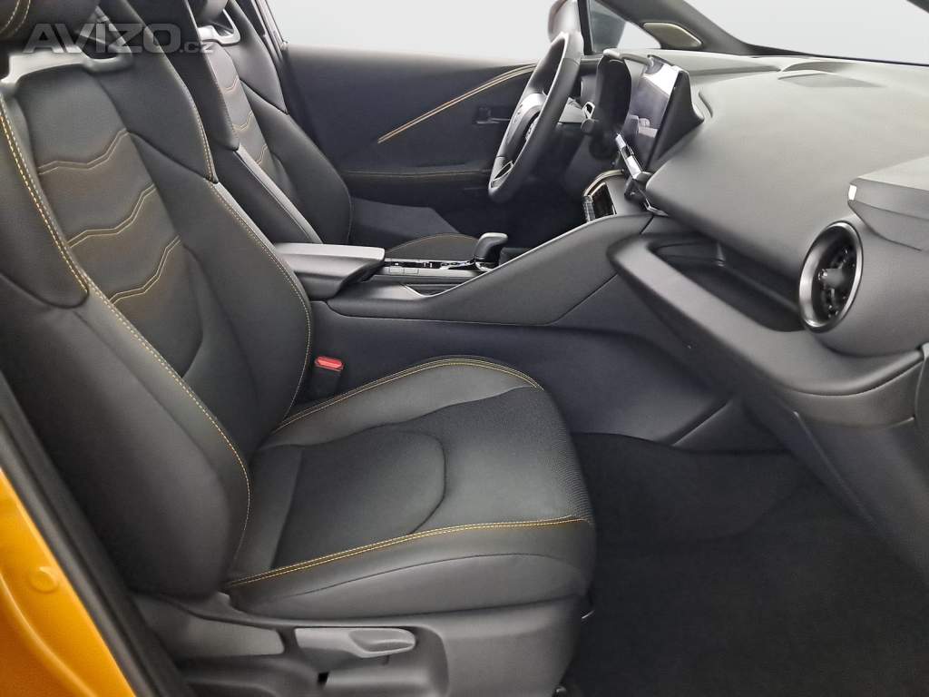 Foto inzerátu Toyota C-HR 2.0 Hybrid AWD