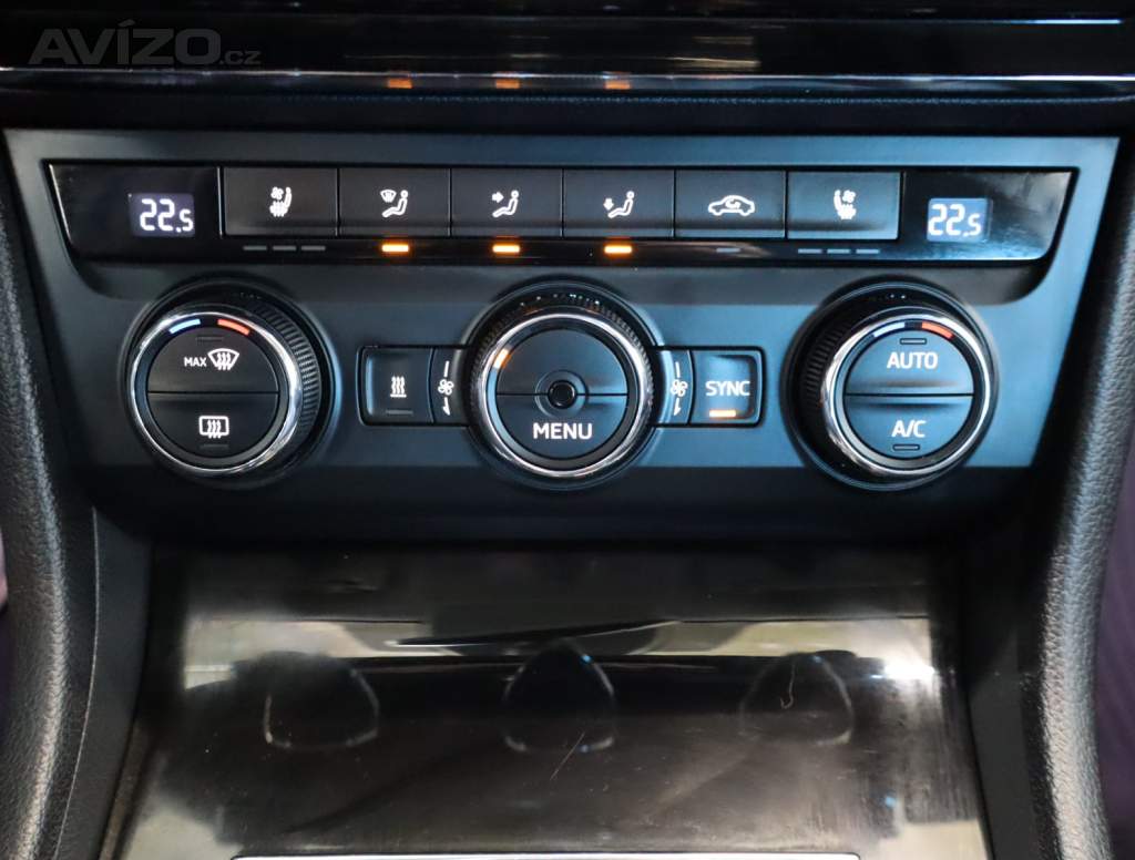 Foto inzerátu Skoda Superb 2.0 TDI