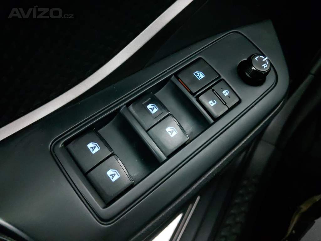 Foto inzerátu Toyota C-HR 1.8 Hybrid