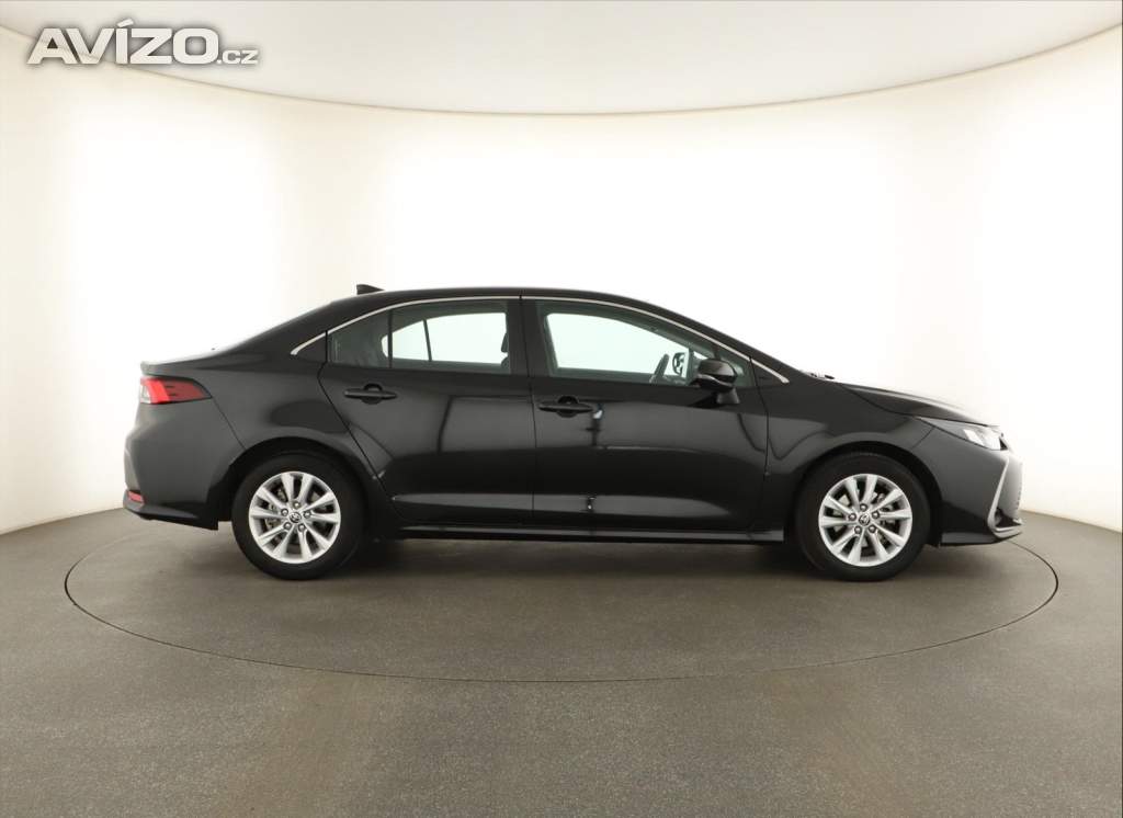 Foto inzerátu Toyota Corolla 1.8 Hybrid