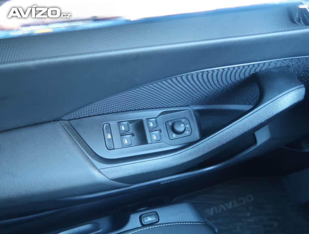 Foto inzerátu Skoda Octavia 1.5 TSI e-tec