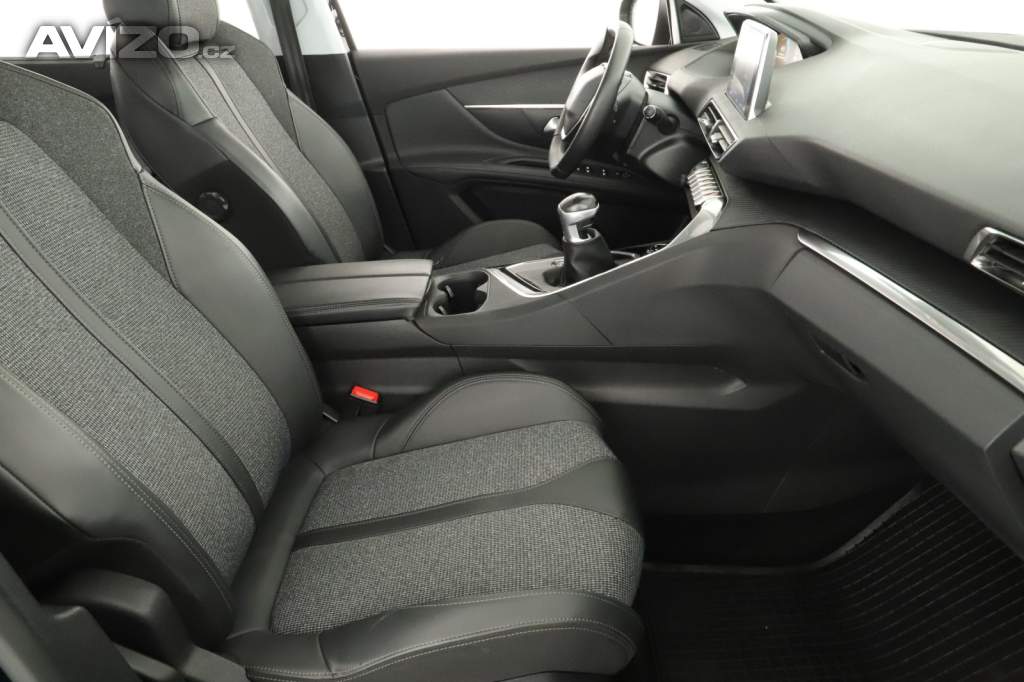 Foto inzerátu Peugeot 5008 1.5 BlueHDi