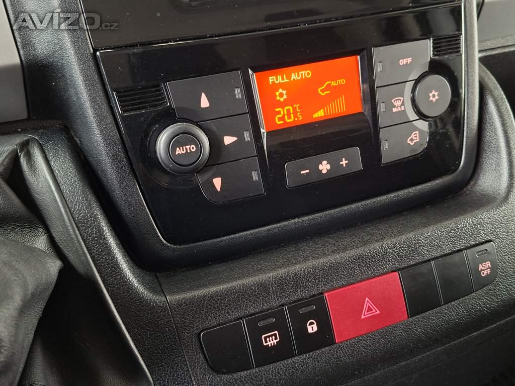 Foto inzerátu Citroen Jumper 2.2 BlueHDi