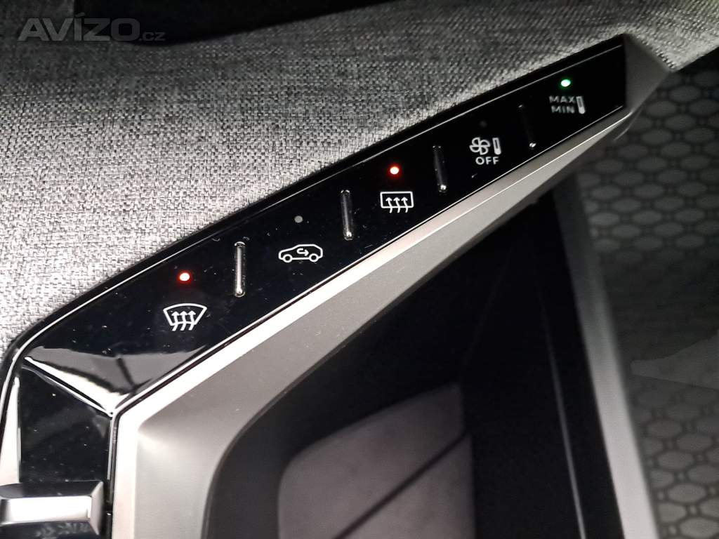 Foto inzerátu Peugeot 3008 1.2 MHEV