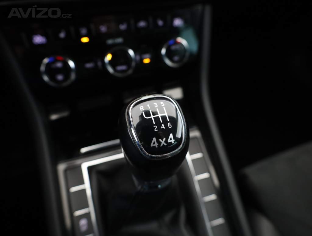 Foto inzerátu Skoda Superb 2.0 TDI 4x4
