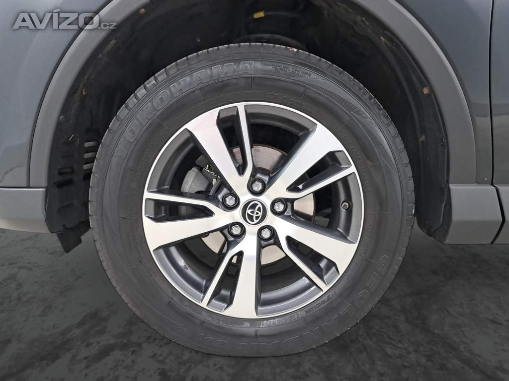 Foto inzerátu Toyota RAV 4 2.0 VVT-i