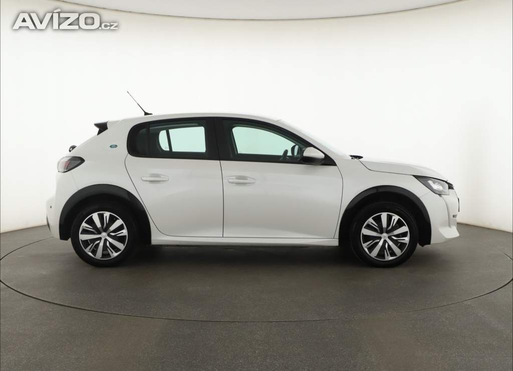 Foto inzerátu Peugeot e-208 50 kWh