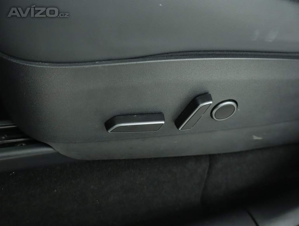 Foto inzerátu Tesla Model Y Long Range AWD 79kWh