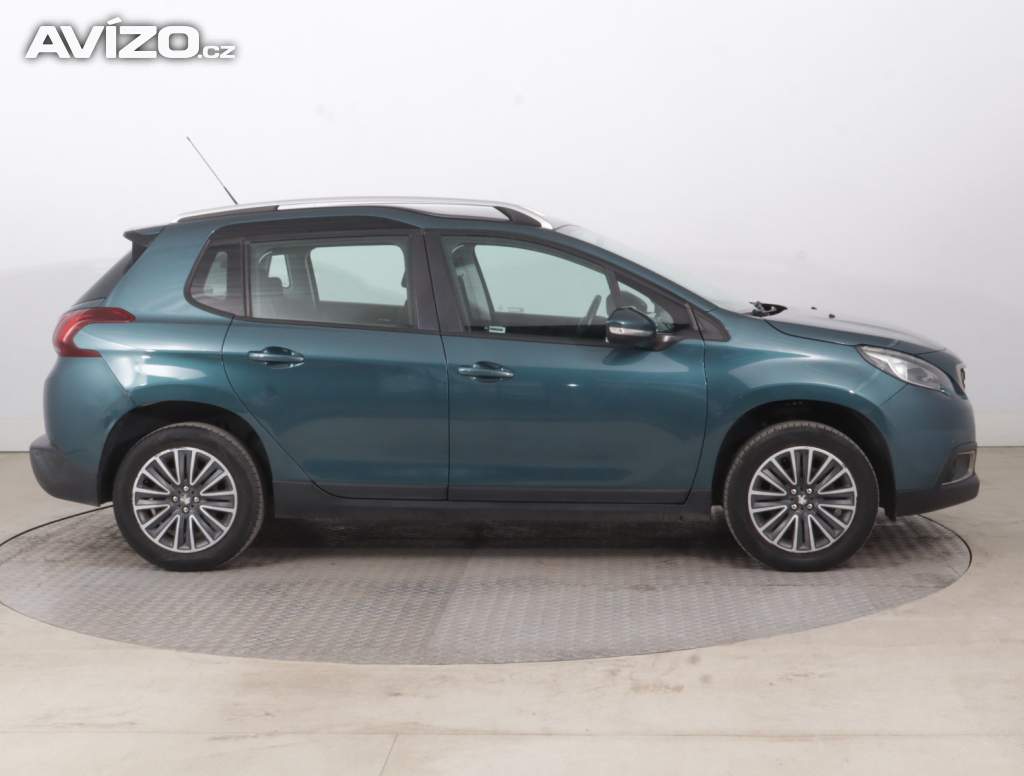 Foto inzerátu Peugeot 2008 1.2 PureTech