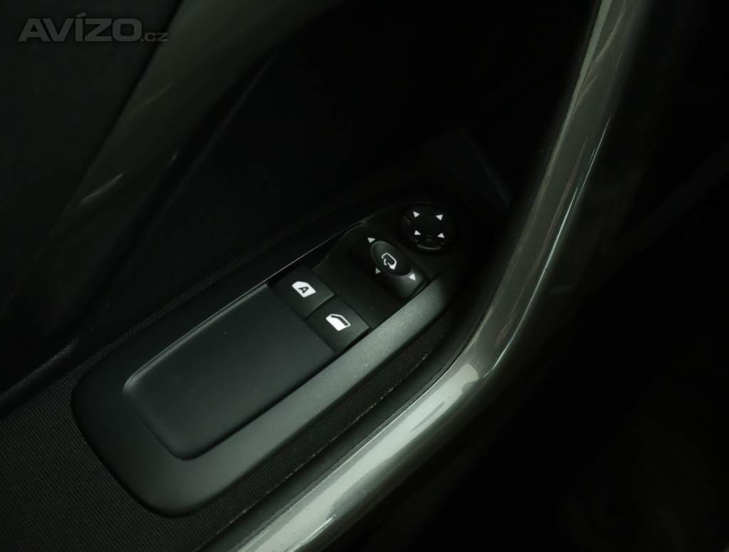 Foto inzerátu Peugeot 2008 1.2 PureTech