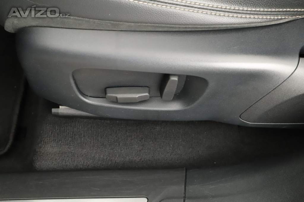Foto inzerátu Land Rover Range Rover Velar D240